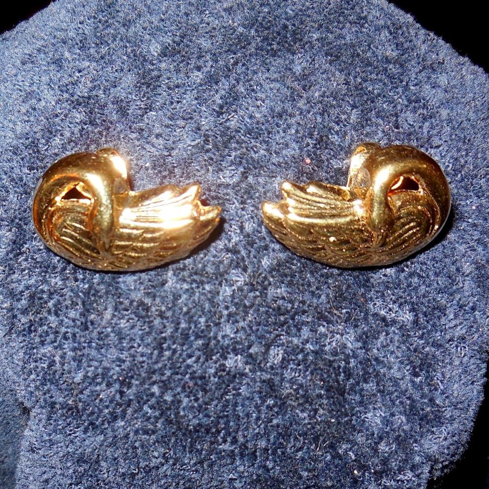 Vintage Clip on Earrings Gold tone Swan Design